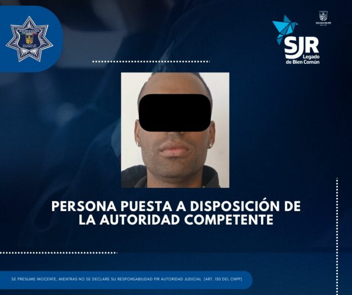 Aseguran a colombiano por agredir a policía de San Juan del Río